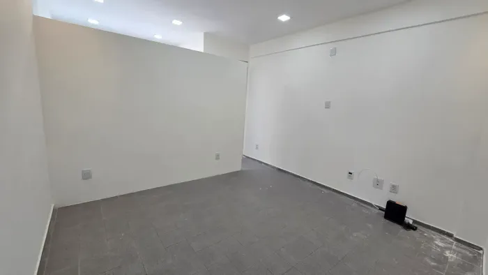 Oportunidade de comercial a venda na Av. Edson Ramalho