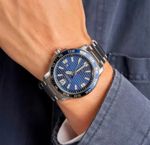 Citizen eco drive azul AW1525-81L - Novo e sem uso - garantia internacional de 3 anos 