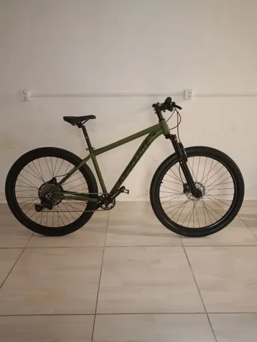 Bicicleta aro 29 em estado de zera.