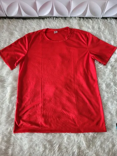 camiseta 100% poliéster nova tamanho GG