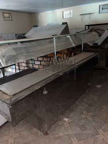 Buffet mesa e cadeiras 