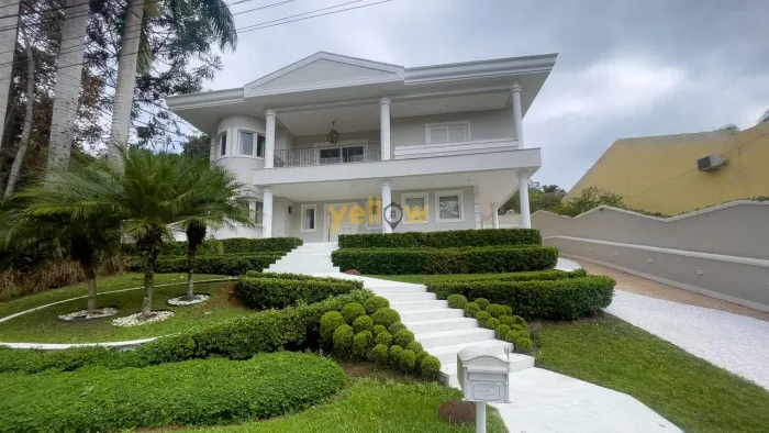 Casa em Condomínio Fechado em Arujá com 6 Dormitórios