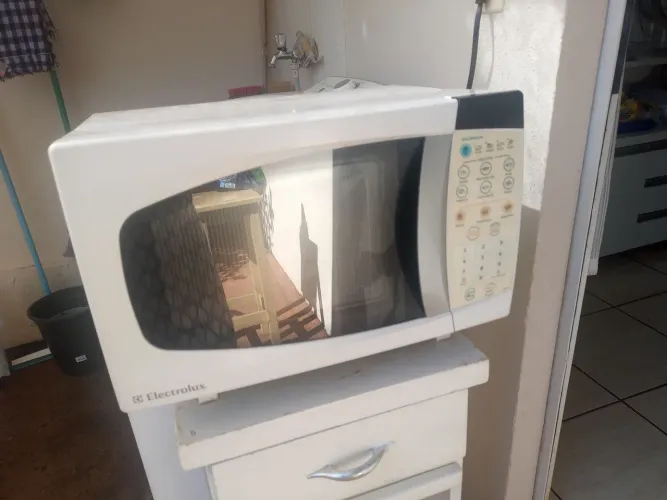 Microondas Eletrolux 20 l
