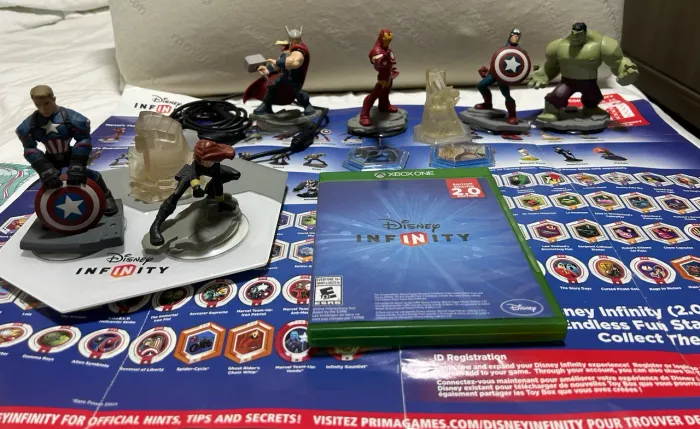 RELIQUIA! Disney Infinity 2.0 Marvel Xbox One Completo + 6 Bonecos (Mídia Impecável!)