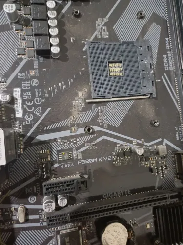 Placa Mãe a520m k v2 COM DEFEITO
