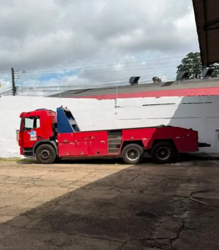 GUINCHO EXTRA PESADO Mercedes Atego 2013 pronto para trabalhar 