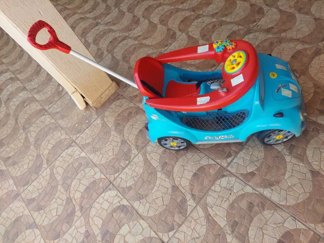 Carrinho de passeio Calesita a pedal Foulks fusca azul