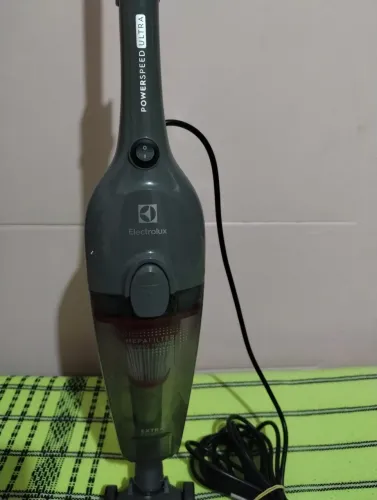 Kit Aspirador de pó Vertical Eletrolux 1450 W+Um Aspirador do mesmo(só o motor)+2 Borrifad