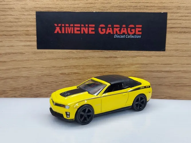 Miniatura Camaro Conversível Johnny Lightning 