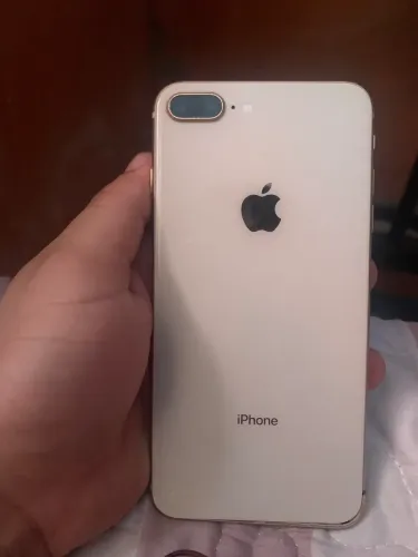 Vendo iPhone 8 Plus e iPhone XR