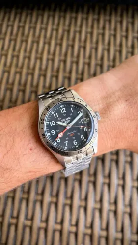 Relógio Seiko 5 Field GMT JDM