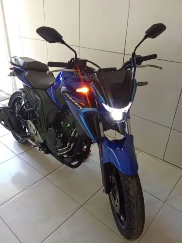 Fazer 250 semi nova quitada IPVA 2026 pago