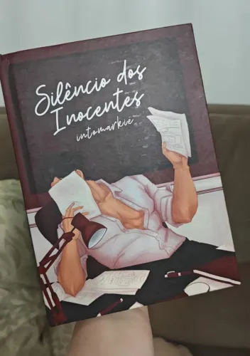 Livro o Silêncio dos inocentes - independente. Ficbooks BTS.