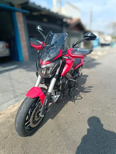 Bajaj Dominar 400 -Vermelha