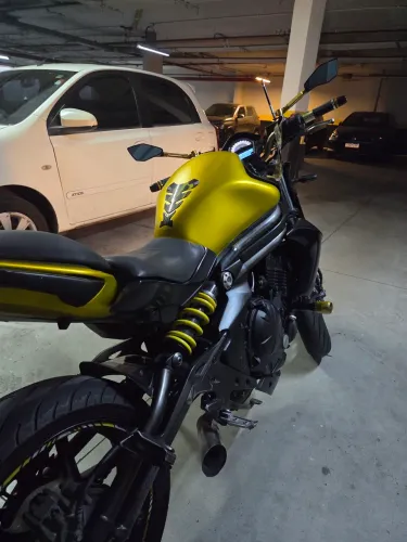 KAWASAKI ER6N DOURADA