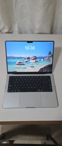 Macbook pro M5, 512Gb , 16 ram. 1 mês de uso.