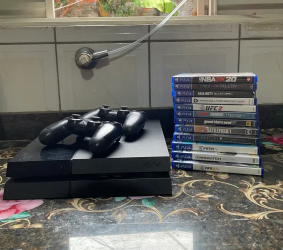 PlayStation 4 Fat 500GB | Completo e Bem Conservado
