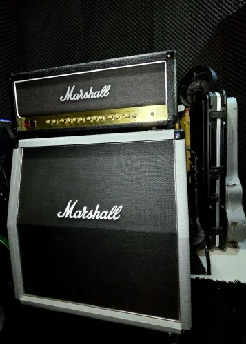 Amplificador Marshall dsl100hr + Gabinete Marshall 2551AV Jubilee Angular 4X12 v30