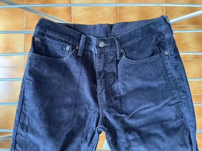 calça levis veludo cotelê azul marinho