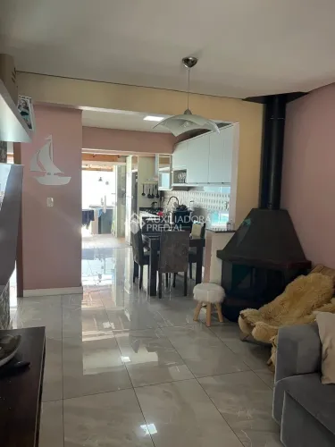 Excelente Casa Geminada com Piscina e Garagem coberta no Bairro Campestre em São Leopoldo