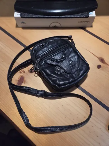 Bolsa preta pequena