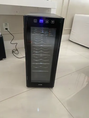 Vendo adega de 10 garrafas