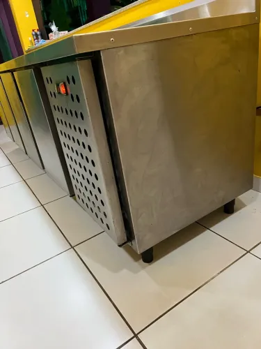 Balcão de inox refrigerado 4 portas