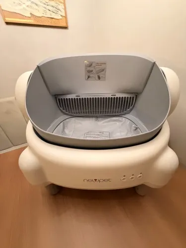 Caixa de Areia Aberta Automática NewPet para gatos excelente estado completa