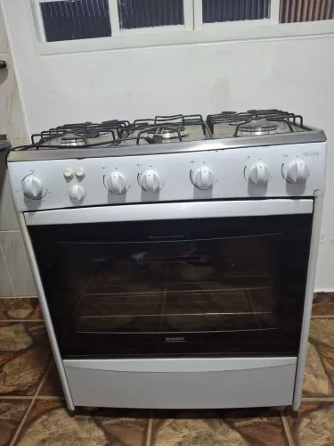 Vendo Fogão 5 bocas seminário novo