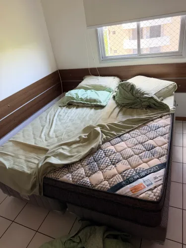 Cama Box Queen - colchão mola ensacada novo