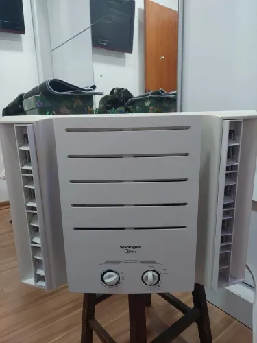 Vendo ar condicionado de dez mil btus da marca mídia 2 anos e 5 meses de comprado com nota