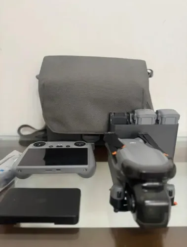 Drone DJI Air 3S controle com tela e 2 baterias Anatel