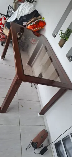 Mesa com tampa.de.vidro