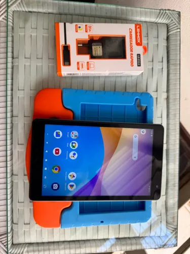 Tablet Multi M8 Wi-Fi (Modelo NB426) de cor cinza