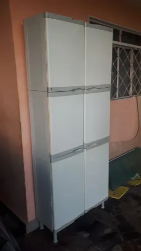 Armário de inox usado Mas bom estado (medida 2.10 X 0.31 X0.80)