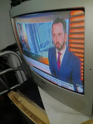 Tv tubo 20 polegadas acompanha conversor  entrega cartão 