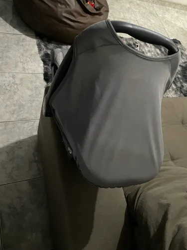 Carinho com Bebê conforto cosco muito novo