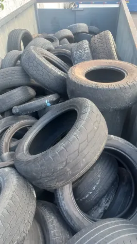 Coletas de pneus Velho