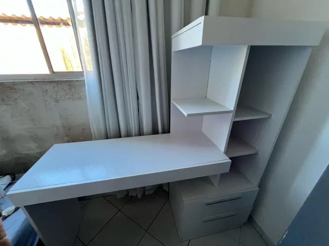 Escrivaninha com Estante Office
