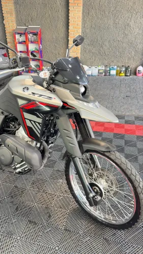 Vendo Lander CONNECT muito nova!
