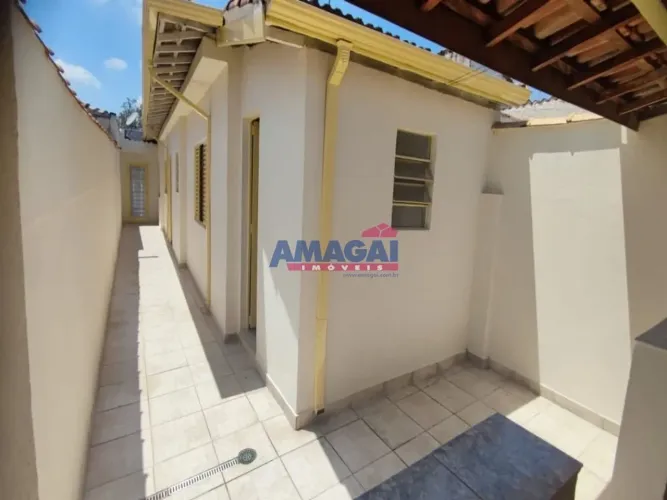 Casa de 3 quartos para alugar no Parque Itamarati em Jacareí SP