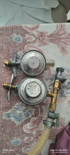 Vendo 2 registro de gás simples e duplo semi novo 2 meses de uso
