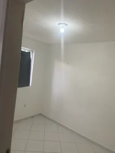 * WhatsApp alugo casa próximo à vila Marcela por apenas 450 reais