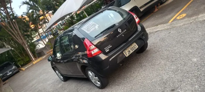Renault Sandero Authentique Hi-flex 1.0 16V 5P 2013