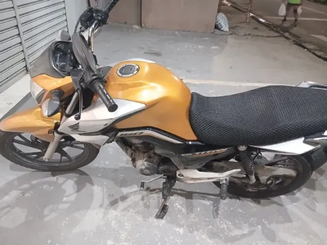 Vendo Moto com tudo pago