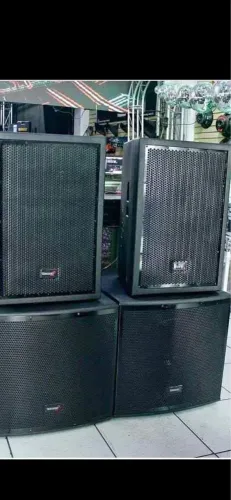 Equipamento de som profissional completo?