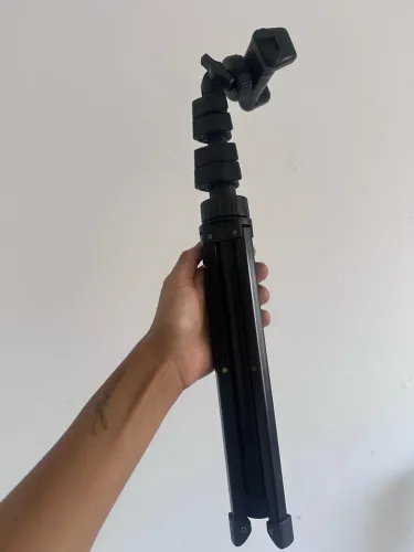 tripé com 4 pontos de extensão 