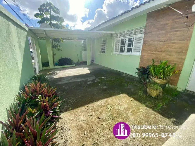Casa ampla na Várzea com 3 quartos, terraço e 2 vagas 90m²