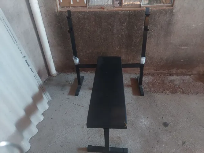 Banco de supino + suporte para barra