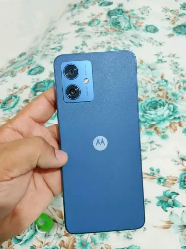 Vendo moto g54 5g 256gb de memória 8gb+2 de RAM todo original bateria dura o dia todo
